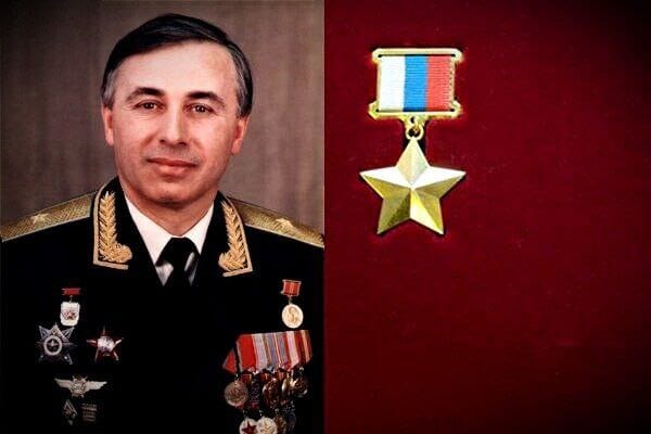 Герой России, генерал-майор авиации Суламбек Сусаркулович Осканов..